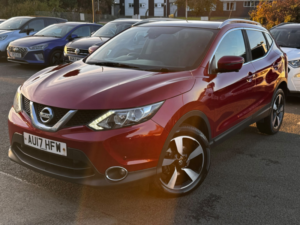 2017 Nissan Qashqai 1.5 Dci N-Connecta in Red — image 3