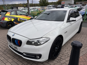 2015 BMW 5 Series 2.0 528i Luxury Saloon in White — image 2