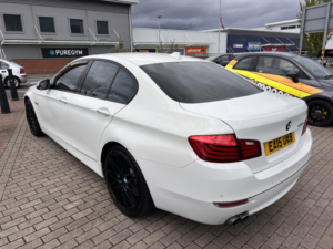 2015 BMW 5 Series 2.0 528i Luxury Saloon in White — image 4