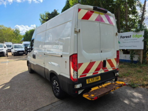 2020 Iveco Daily 2.3d Hpi 12v 35s 3520 Mwb H1 Euro 6 (s/s) 5dr in White — image 5