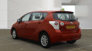 2012 Toyota Verso 1.6 V-Matic Tr Euro 5 5dr in Red — image 4