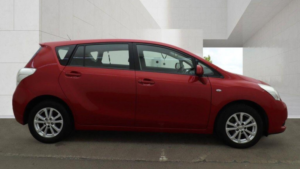 2012 Toyota Verso 1.6 V-Matic Tr Euro 5 5dr in Red — image 6