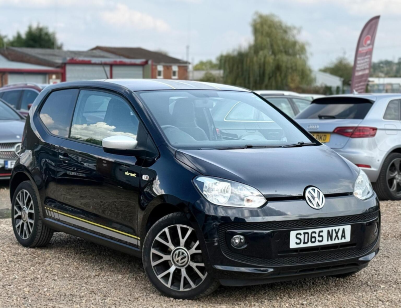 2015 Volkswagen Up! 1.0 Street Up! Euro 6 3dr in Black — image 1