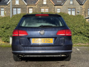 2014 Volkswagen Passat 1.6 Tdi Bluemotion Tech Executive in Blue — image 6