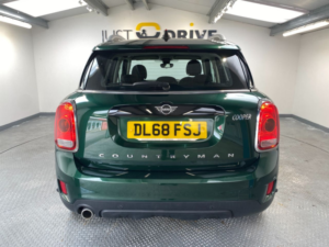 2018 MINI Countryman 1.5 Gpf Cooper SUV 5dr Petrol Manual Euro 6 (s/s) (136 Ps) in Green — image 4