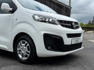 2021 Vauxhall Vivaro 1.5 Turbo D 2900 Sportive L2 H1 Euro 6 (s/s) 5dr in White — image 3