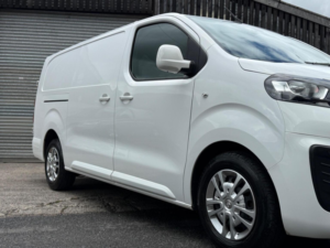 2021 Vauxhall Vivaro 1.5 Turbo D 2900 Sportive L2 H1 Euro 6 (s/s) 5dr in White — image 4