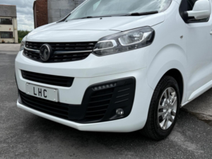 2021 Vauxhall Vivaro 1.5 Turbo D 2900 Sportive L2 H1 Euro 6 (s/s) 5dr in White — image 5