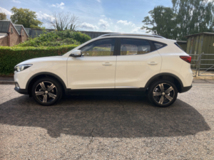 2018 MG Zs 1.5 Vti-Tech Exclusive SUV 5dr Petrol Manual Euro 6 (s/s) (106 Ps) in White — image 4