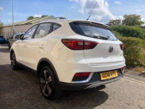 2018 MG Zs 1.5 Vti-Tech Exclusive SUV 5dr Petrol Manual Euro 6 (s/s) (106 Ps) in White — image 5