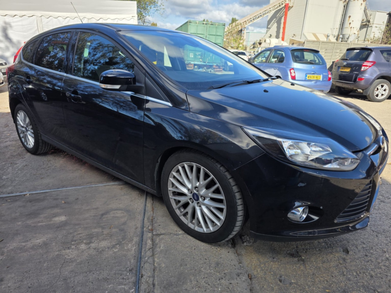 2014 Ford Focus 1.0 T Ecoboost Zetec in Black — image 1