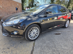 2014 Ford Focus 1.0 T Ecoboost Zetec in Black — image 3