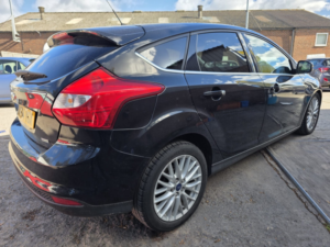2014 Ford Focus 1.0 T Ecoboost Zetec in Black — image 4