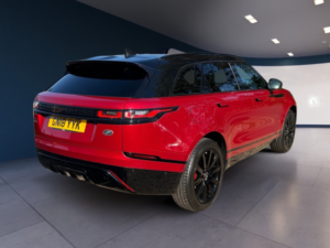 2018 Land Rover Range Rover Velar 2.0 D240 R-Dynamic Hse in Red — image 5