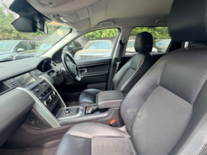 2016 Land Rover Discovery Sport Td4 Se Tech in Silver — image 3