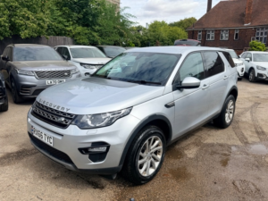 2016 Land Rover Discovery Sport Td4 Se Tech in Silver — image 4