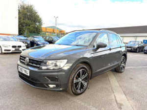 2017 Volkswagen Tiguan 2.0 Tdi Se Euro 6 (s/s) 5dr in Grey — image 3