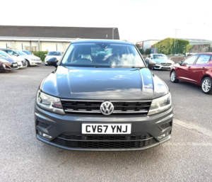 2017 Volkswagen Tiguan 2.0 Tdi Se Euro 6 (s/s) 5dr in Grey — image 5