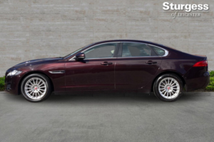 2017 Jaguar Xf 2.0d Prestige Auto Euro 6 (s/s) 4dr in Red — image 4