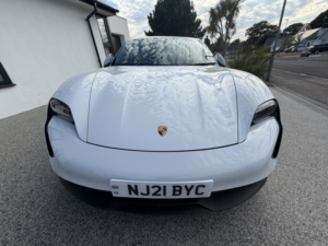 2021 Porsche Taycan Performance Plus 93.4kwh 4s in White — image 2