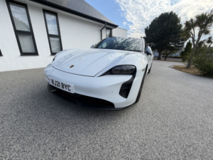 2021 Porsche Taycan Performance Plus 93.4kwh 4s in White — image 4
