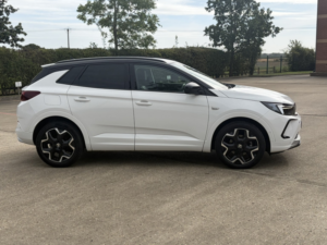 2024 Vauxhall Grandland 1.2 Grandland Ultimate 1.2 130ps 8 Speed Auto in White — image 3