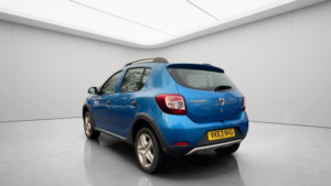 2014 Dacia Sandero Stepway 0.9 Tce Laureate Euro 5 5dr in Blue — image 4