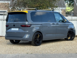 2022 Volkswagen Multivan 2.0 Tdi Life MPV 5dr Diesel DSG Euro 6 (s/s) (150 Ps) in Grey — image 4