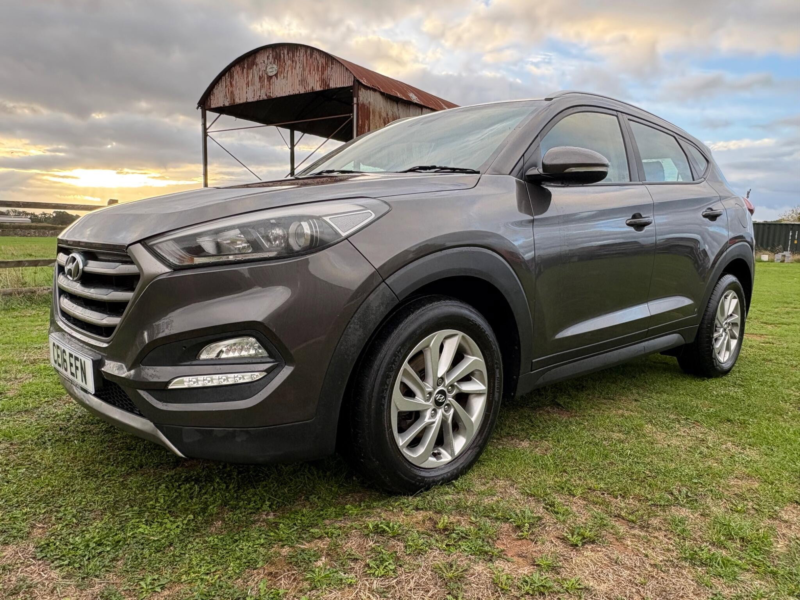 2016 Hyundai Tucson 2.0 Crdi Se Nav Auto 4WD Euro 6 5dr in Grey — image 1