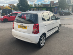 2009 Kia Picanto 1.1 2 in White — image 4