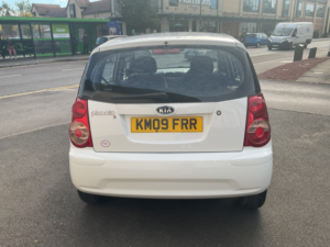 2009 Kia Picanto 1.1 2 in White — image 5