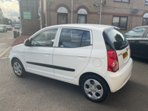 2009 Kia Picanto 1.1 2 in White — image 6