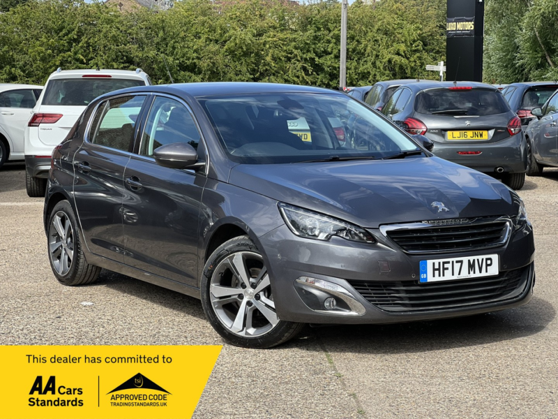 2017 Peugeot 308 1.2 Puretech Allure in Grey — image 1