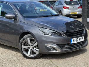 2017 Peugeot 308 1.2 Puretech Allure in Grey — image 4