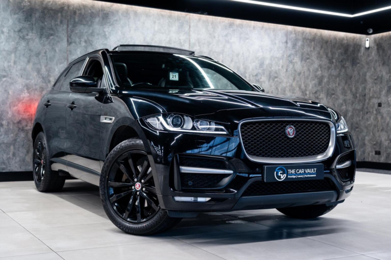 2016 Jaguar F-Pace 2.0 D180 R-Sport Auto AWD Euro 6 (s/s) 5dr in Black — image 1