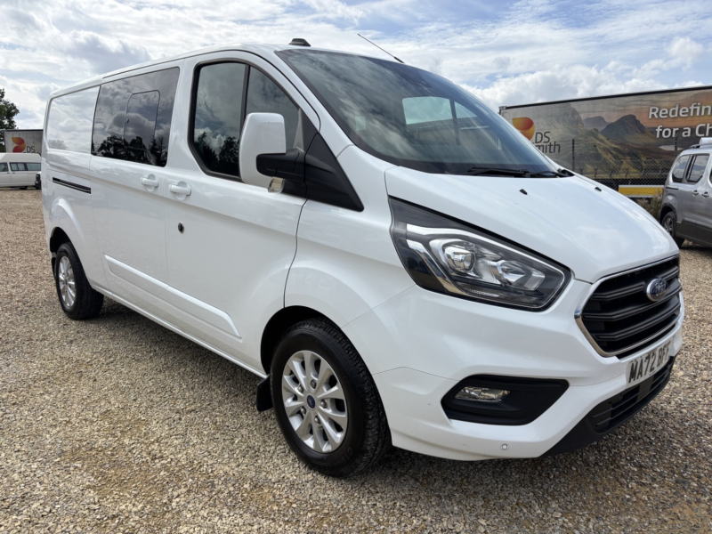 2022 Ford Transit Custom 2.0 Transit Custom Limited Dciv 300 L2 2.0l Ecoblue 130ps Fwd 6 Speed Manual in White — image 1