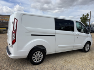 2022 Ford Transit Custom 2.0 Transit Custom Limited Dciv 300 L2 2.0l Ecoblue 130ps Fwd 6 Speed Manual in White — image 3