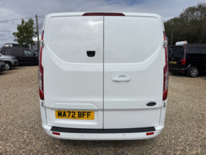 2022 Ford Transit Custom 2.0 Transit Custom Limited Dciv 300 L2 2.0l Ecoblue 130ps Fwd 6 Speed Manual in White — image 4