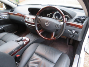 2006 Mercedes-Benz S Class S550 V8 W221 in White — image 2