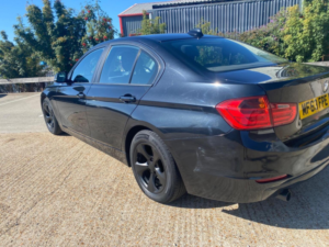 2013 BMW 3 Series 2.0 320d Ed Efficientdynamics Euro 5 (s/s) 4dr in Black — image 5