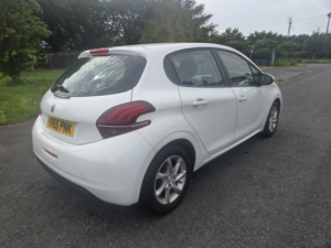 2015 Peugeot 208 1.2 Puretech Active in White — image 3