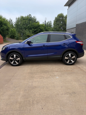 2017 Nissan Qashqai 1.2 Dig-T N-Connecta SUV 5dr Petrol Manual 2WD Euro 6 (s/s) (115 Ps) in Blue — image 2