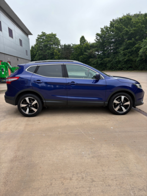 2017 Nissan Qashqai 1.2 Dig-T N-Connecta SUV 5dr Petrol Manual 2WD Euro 6 (s/s) (115 Ps) in Blue — image 6