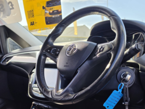 2016 Vauxhall Corsa 1.4i Ecoflex Design Hatchback 5dr Petrol Manual Euro 6 (90 Ps) in Black — image 3