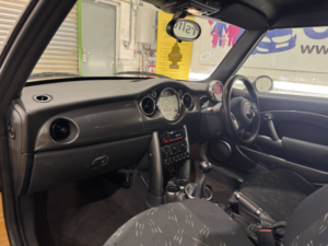 2008 MINI Convertible 1.6 One Convertible in Yellow — image 6