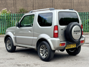 2015 Suzuki Jimny 1.3 Vvt Sz4 Auto in Silver — image 2
