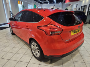 2015 Ford Focus 1.6 Tdci Zetec in Red — image 5