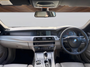 2011 BMW 5 Series 2.0 520d M Sport Steptronic Euro 5 4dr in Black — image 3
