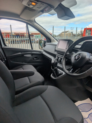 2023 Renault Trafic 2.0 Ll30 Blue Dci 150 Auto Edc Business+ Panel Van M in Grey — image 3