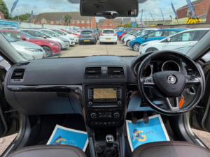 2014 Skoda Yeti 1.8 Tsi Laurin & Klement Outdoor 4WD Euro 5 5dr in Green — image 2